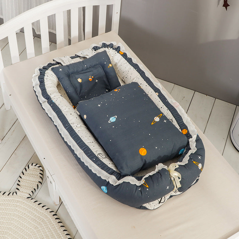 Faltbares Babybett mit Decke und Kissen
