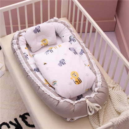 Faltbares Babybett mit Decke und Kissen