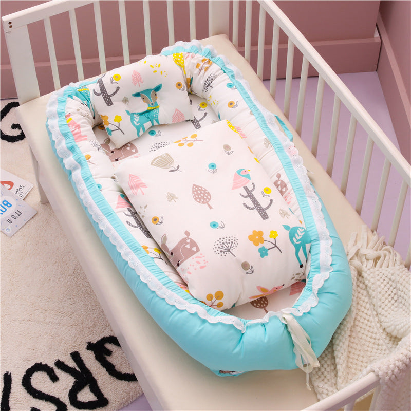 Faltbares Babybett mit Decke und Kissen