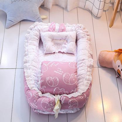 Faltbares Babybett mit Decke und Kissen