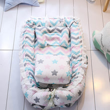Faltbares Babybett mit Decke und Kissen